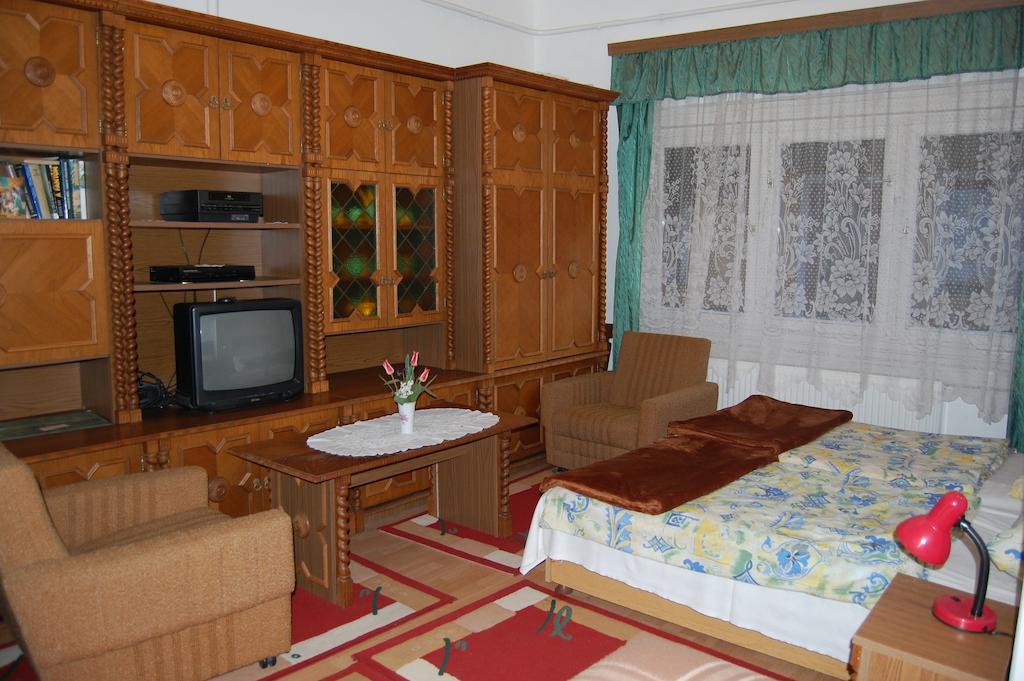 Zách Klára utcai Apartman Visegrád Habitación foto
